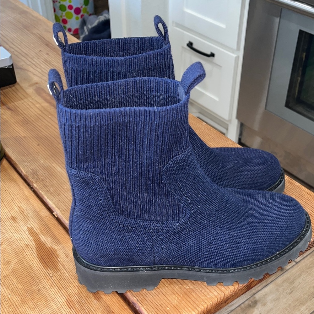 NWOT Vivaia Navy Knit Ankle Boots - Picture 4 of 8